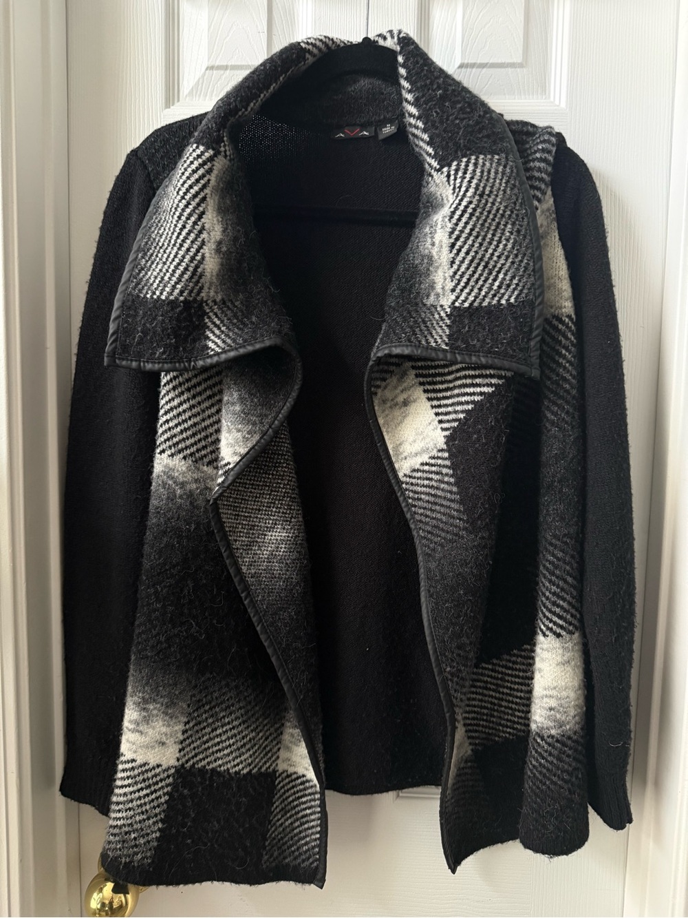 Women's Black & White Plaid Open-Front Cardigan Sweater